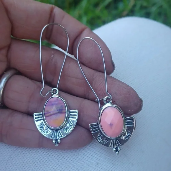 HOLIDAY SALE!! Faceted pink turquoise, silver plate,navajo ,earrings!So pretty?! - Picture 4 of 5